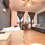 DUKES Hostel - Pokoje prywatne, RYNEK